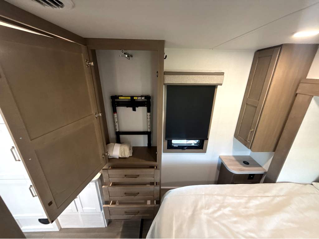 2027 JAYCO GREYHAWK 30Z - Image 27