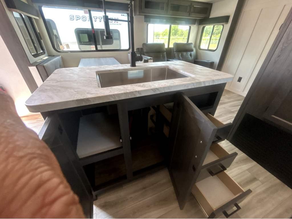 2026 VENTURE RV SPORTTREK 327VIK - Image 28