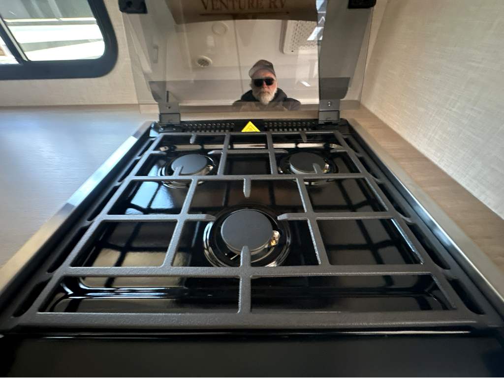 2026 VENTURE RV SPORTTREK STINGER 232VRL - Image 17
