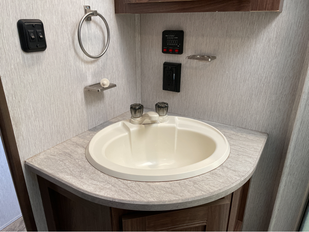 2018 Heartland Prowler 29RKS - Image 16