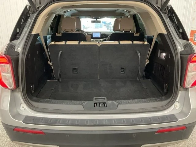 2021 Ford Explorer Utility 4D XLT 4WD - Image 24