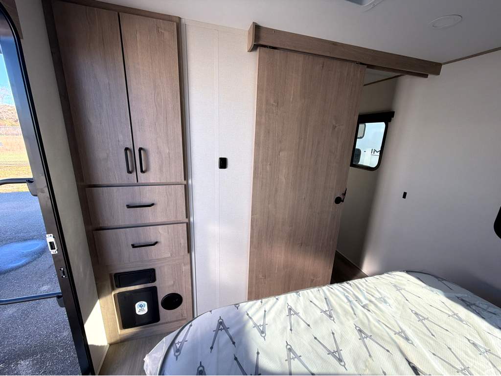 2026 GRAND DESIGN IMAGINE 25RLE - Image 28