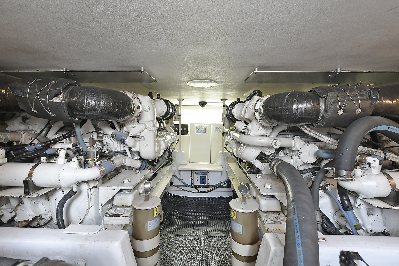 1997 Viking 47 Convertible - Image 33