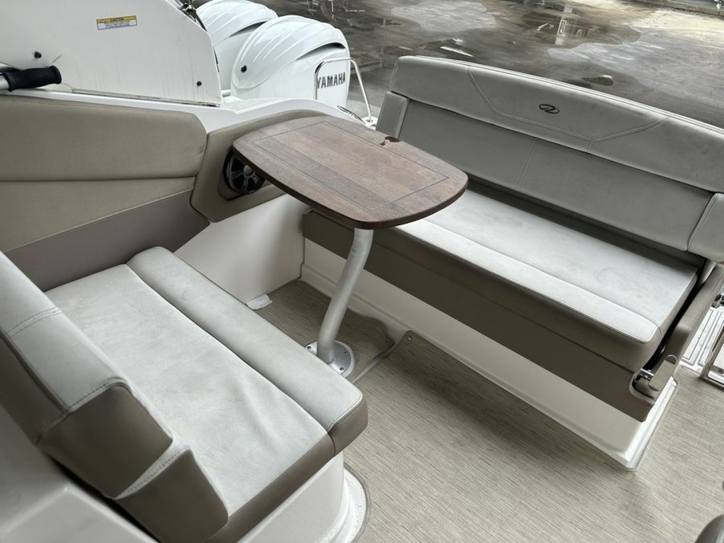 2017 Regal 28 Express - Image 10