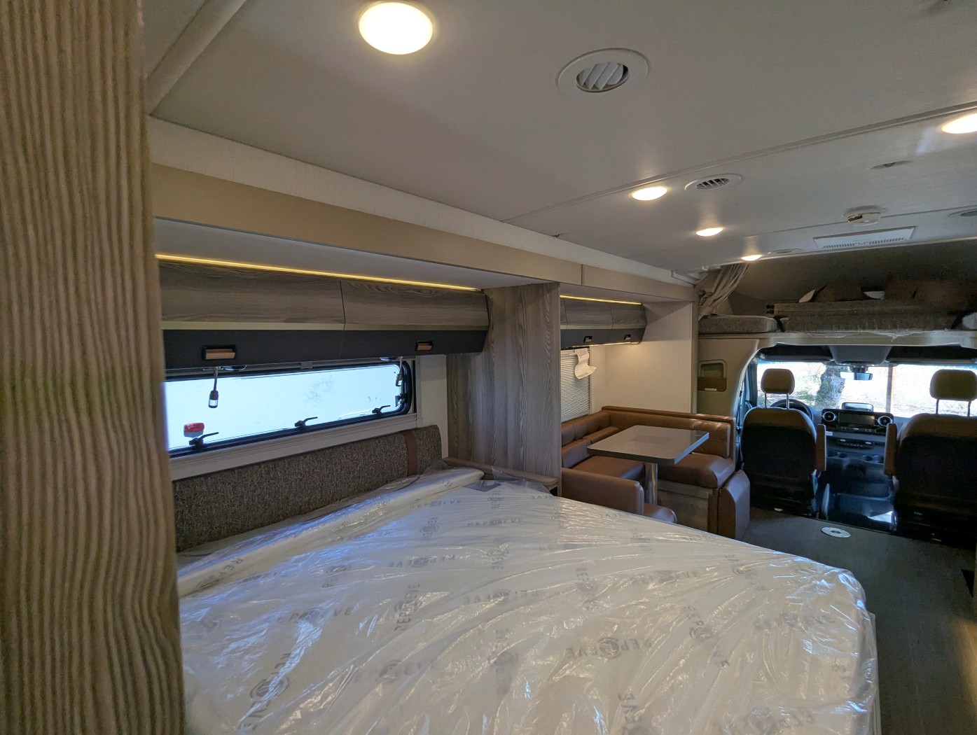 2027 Winnebago View 24D - Image 32