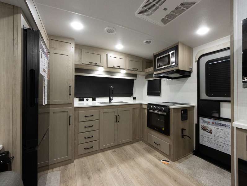 2025 Forest River Rockwood Mini Lite 2516S - Image 6