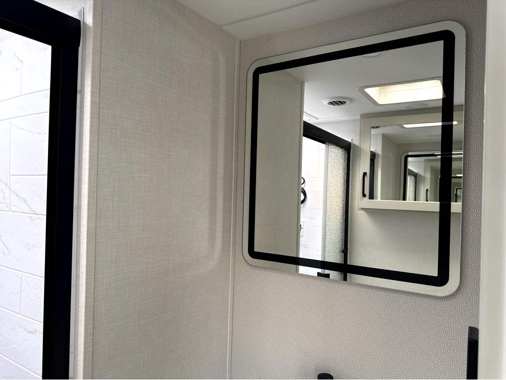 2027 VENTURE RV SPORTTREK 282VRE - Image 21