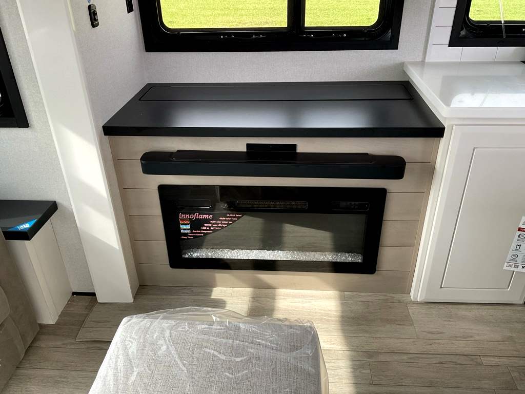 2026 JAYCO PINNACLE 32 RLTS - Image 14
