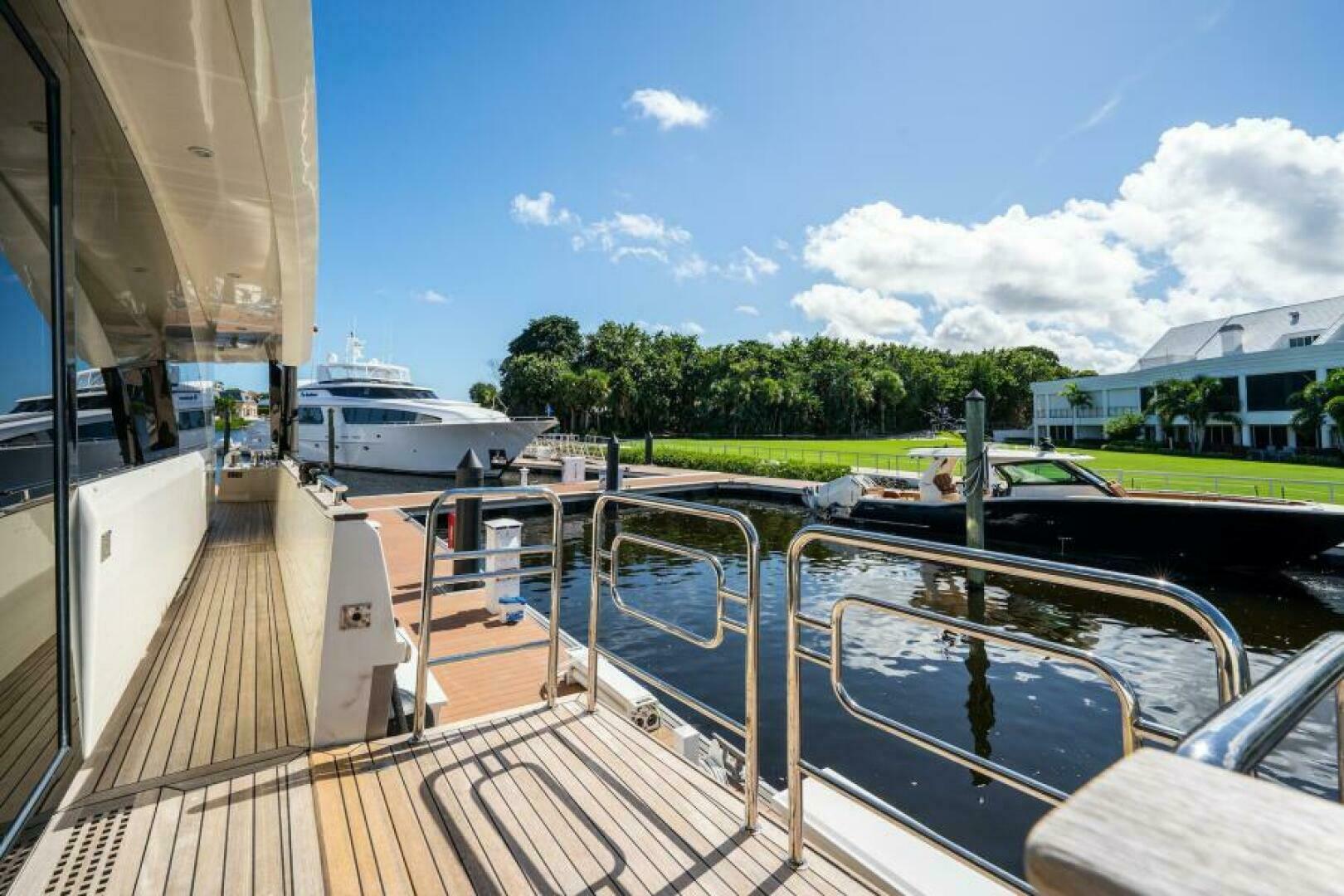 2015 Monte Carlo Yachts MCY86 - Image 26