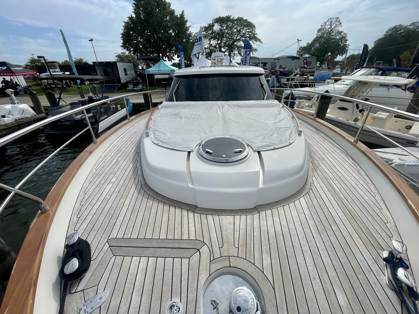2017 Chris-Craft Commander 42 - Image 5