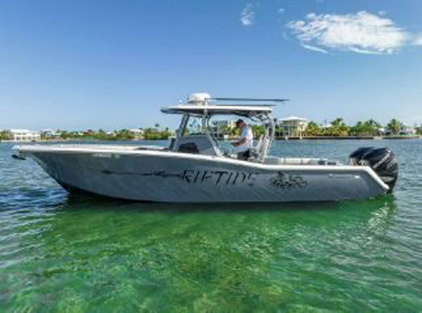 2020 Tidewater 320 CC Adventure - Image 4