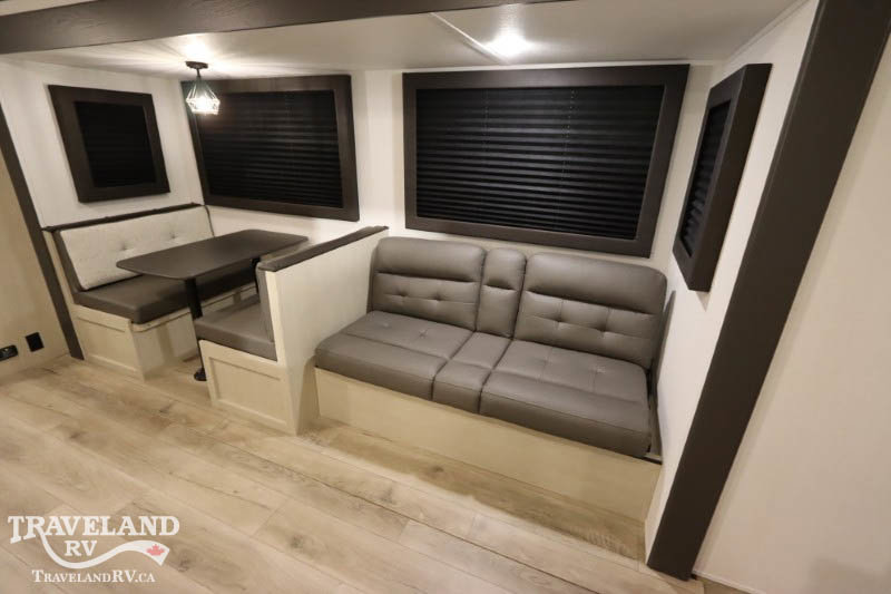 2025 Coachmen Northern Spirit DLX 5320BEDS - Image 16