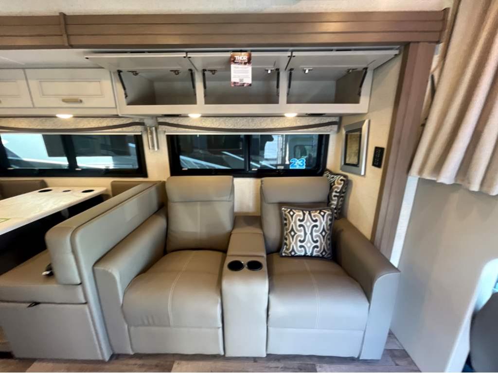 2026 THOR MOTOR COACH PASADENA 38DX - Image 22