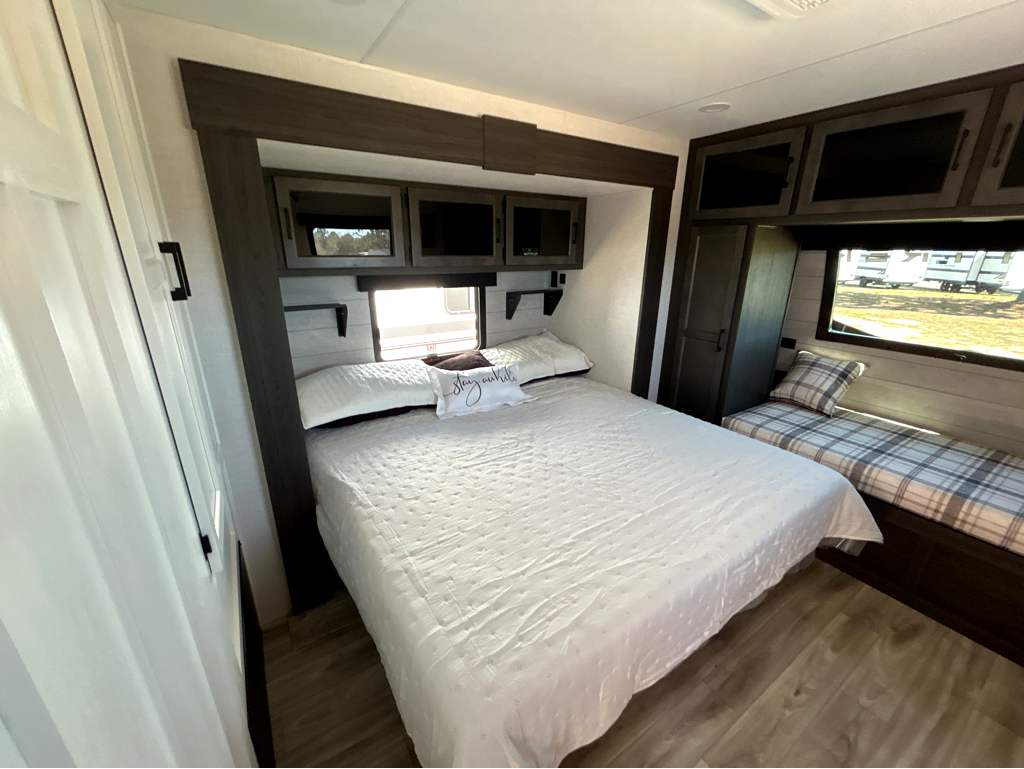 2026 VENTURE RV SPORTTREK 343VIK - Image 26