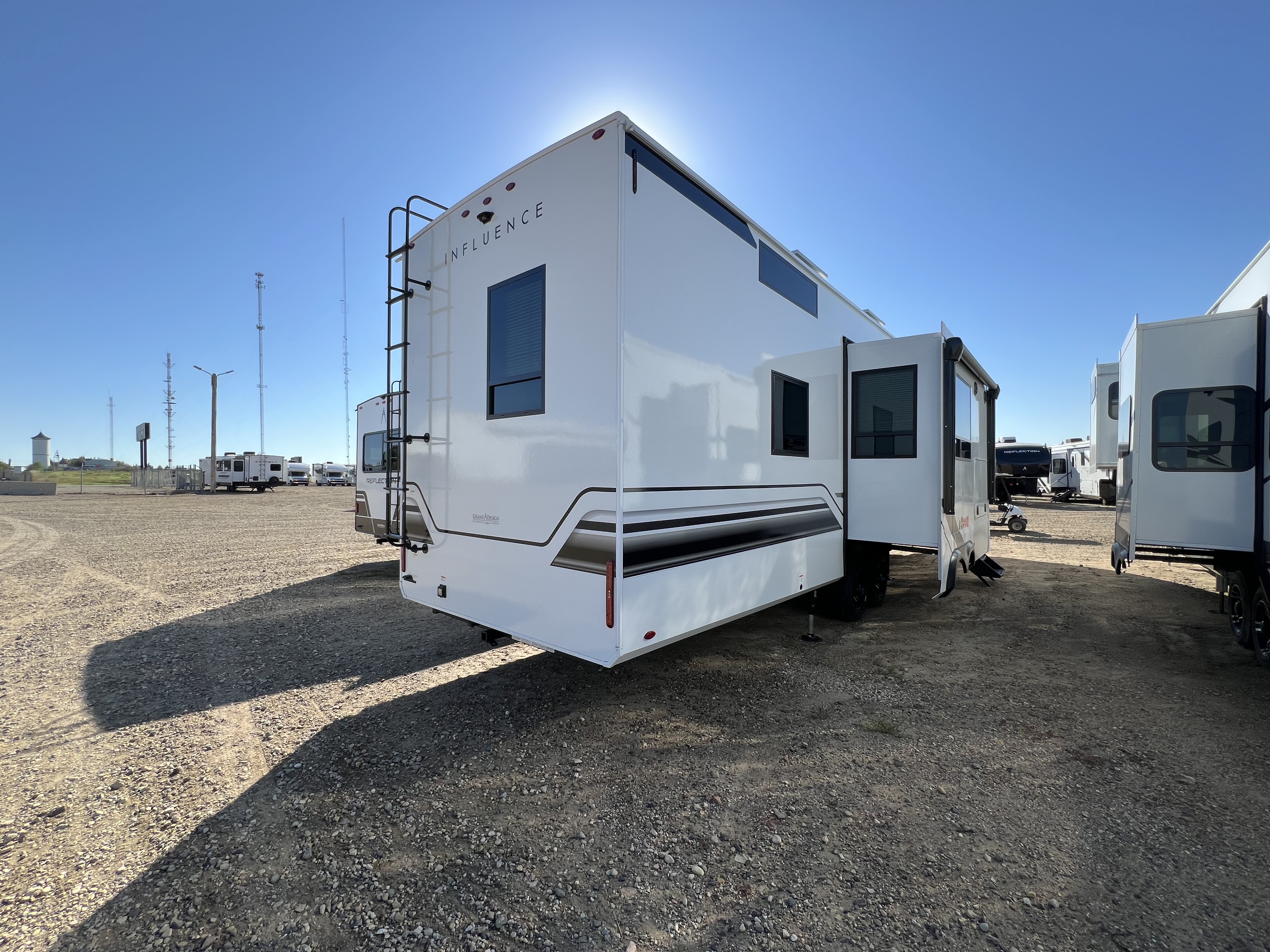 2027 Grand Design Influence 3804DS - Image 10
