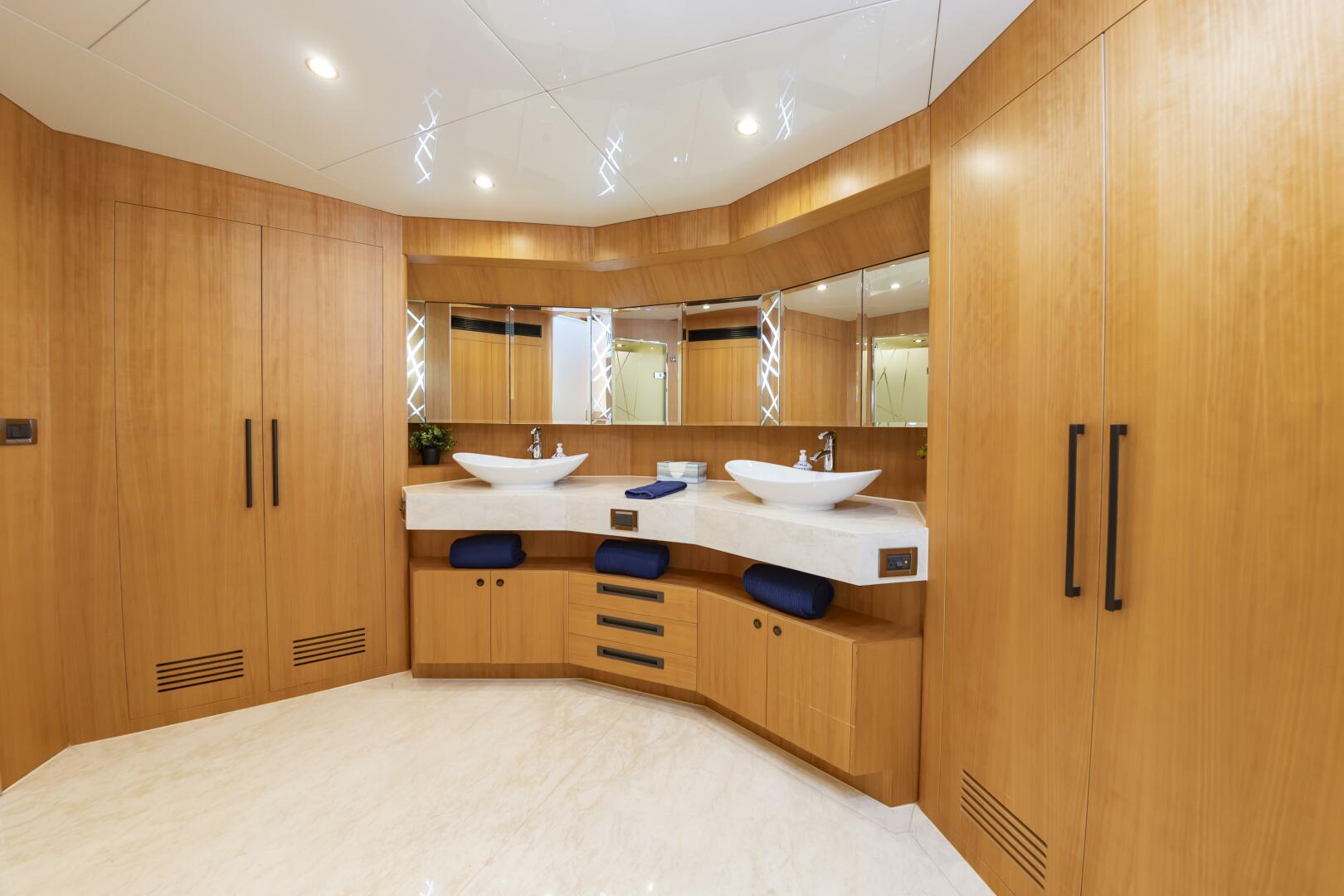 2017 Johnson 93 Flybridge - Image 54
