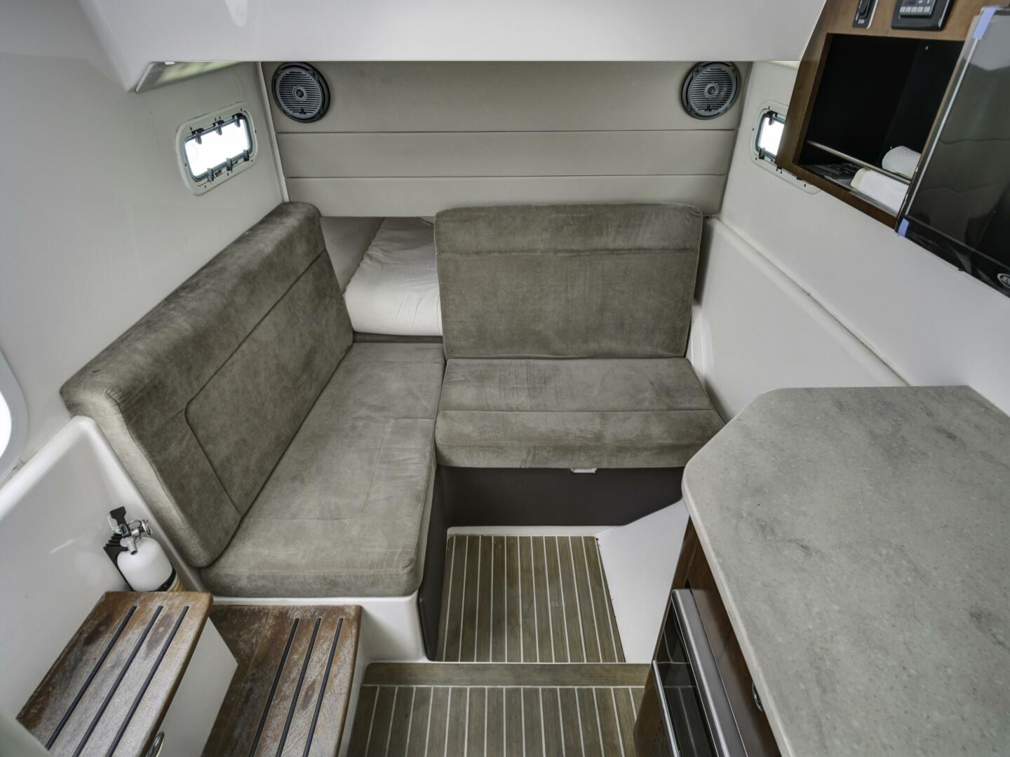 2015 Everglades 435 Center Console - Image 13