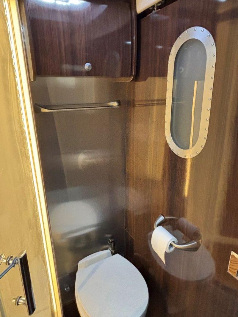 2019 Airstream Atlas Murphy Suite - Image 20