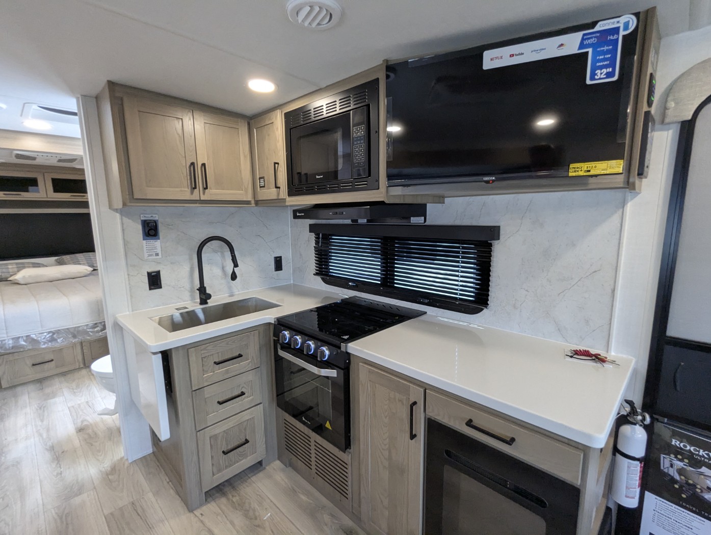2027 Forest River Rockwood Ultra Lite 2618RD - Image 18