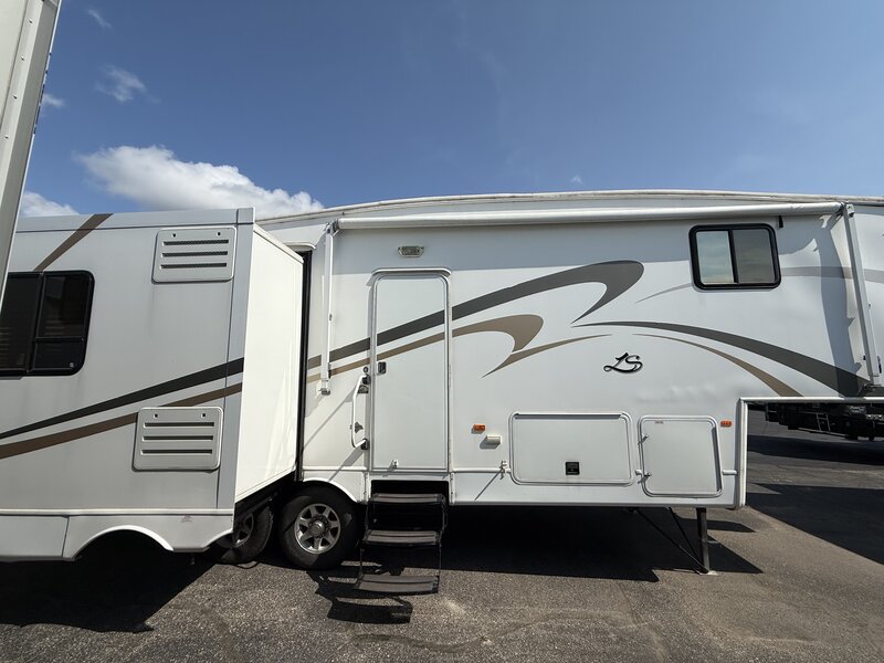 2011 NU-WA HITCHHIKER LS 29.5 FKLS - Image 4