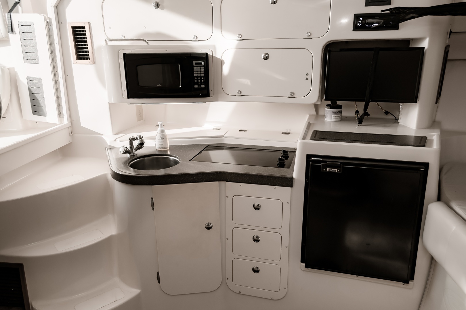 2003 Grady-White - Image 25