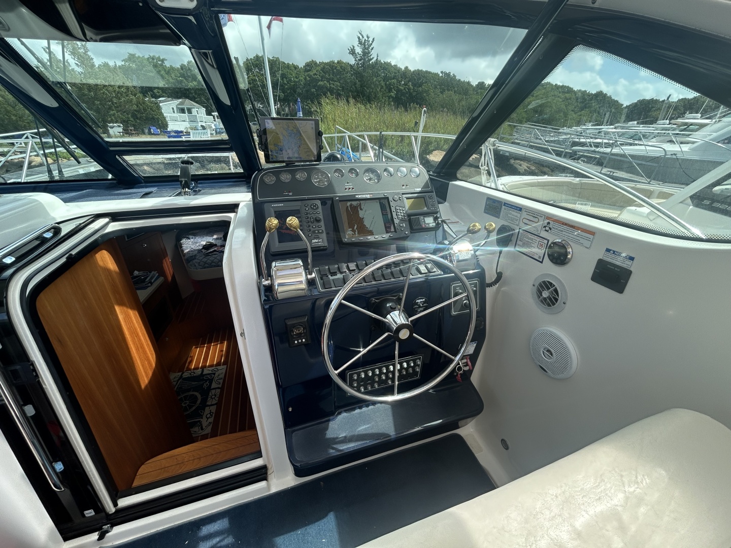 2007 Tiara Yachts 3200 Open - Image 20