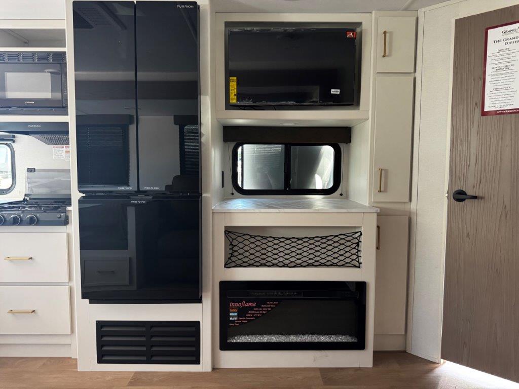 2027 Grand Design Transcend XPLOR 27DBX - Image 26