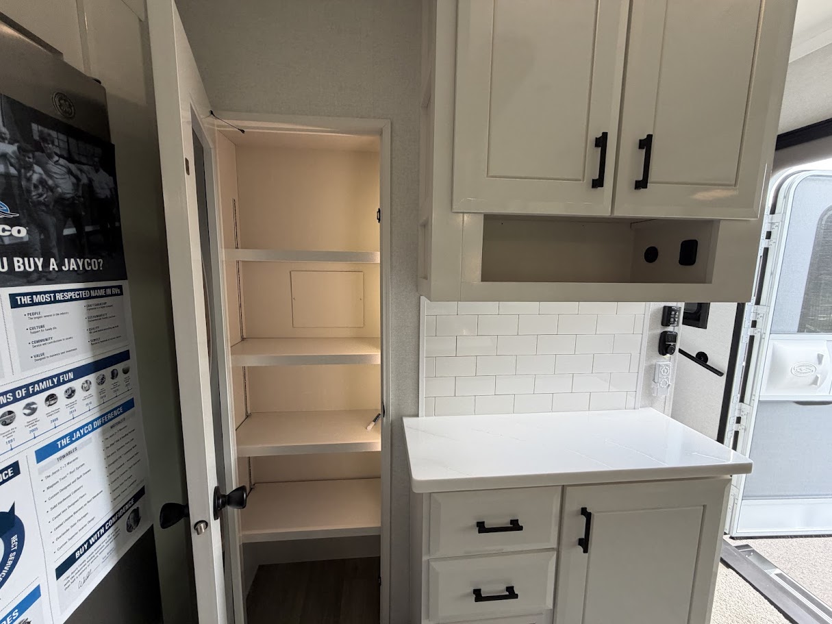 2027 JAYCO PINNACLE 32RLTS - Image 31