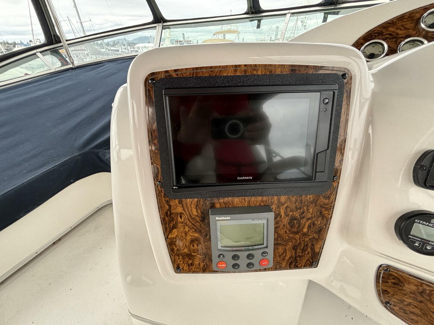 2000 Bayliner 3788 Command Bridge - Image 42