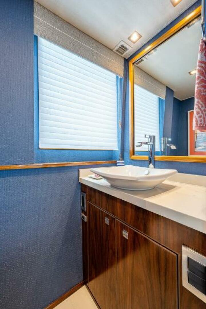 2017 Viking 75 Motoryacht - Image 10