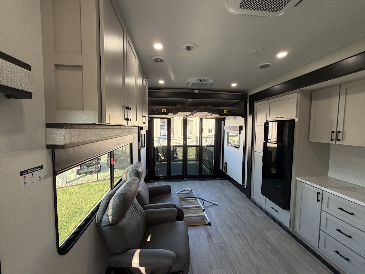 2027 JAYCO SEISMIC 265 - Image 8
