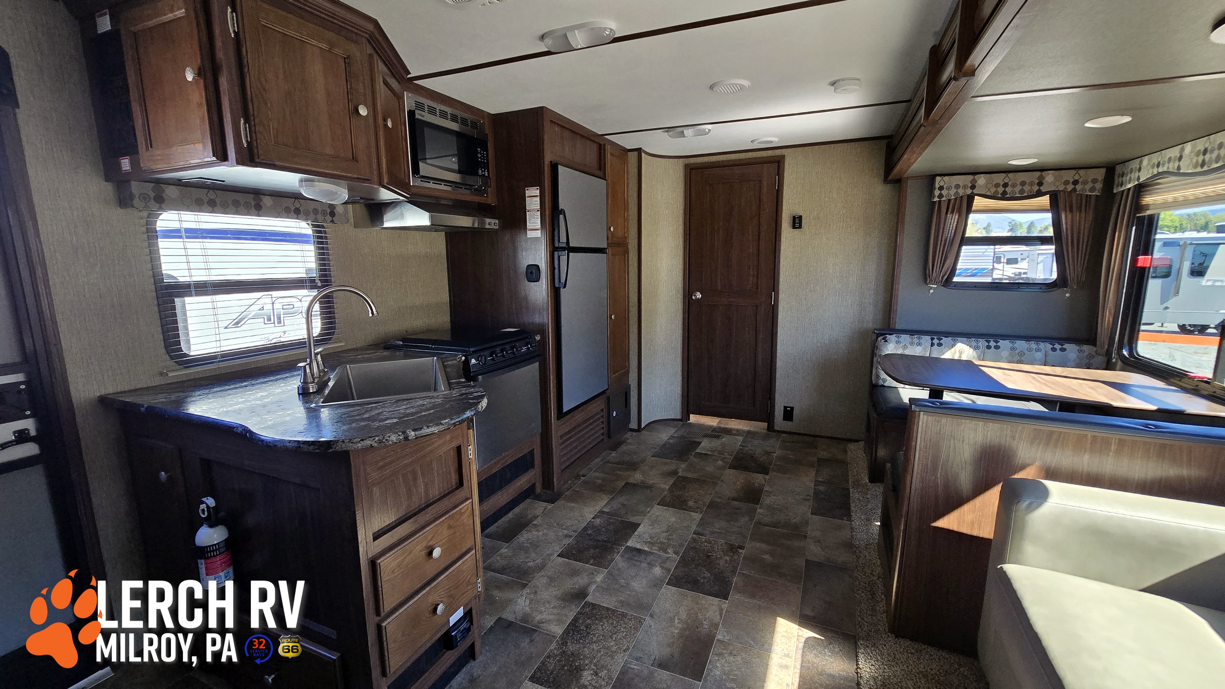 2017 KEYSTONE SPRINTER CAMPFIRE 26RB - Image 21