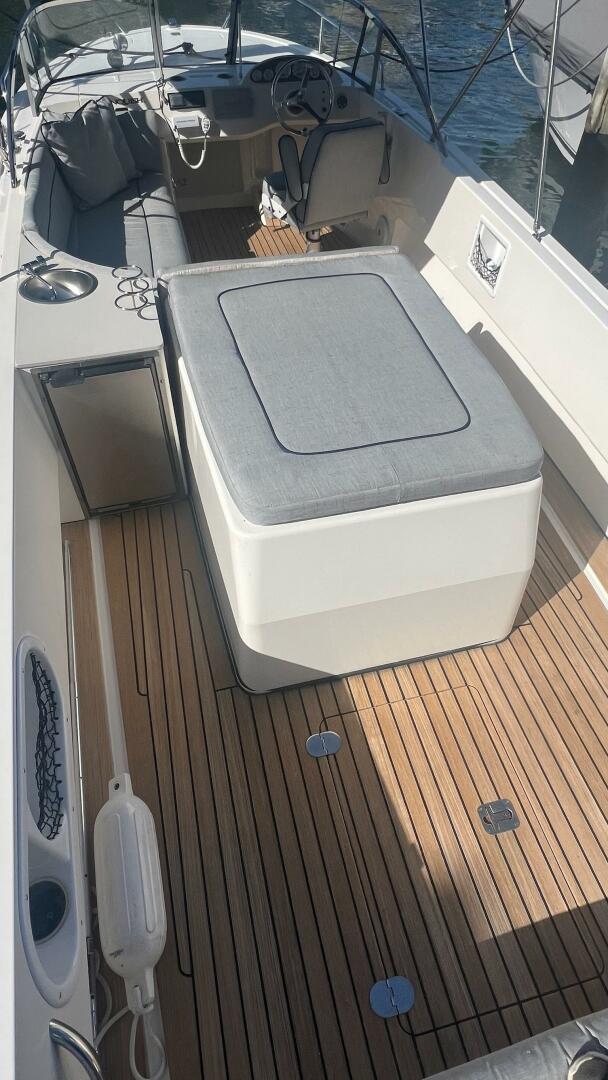 2013 Vanquish 24 Runabout - Image 10