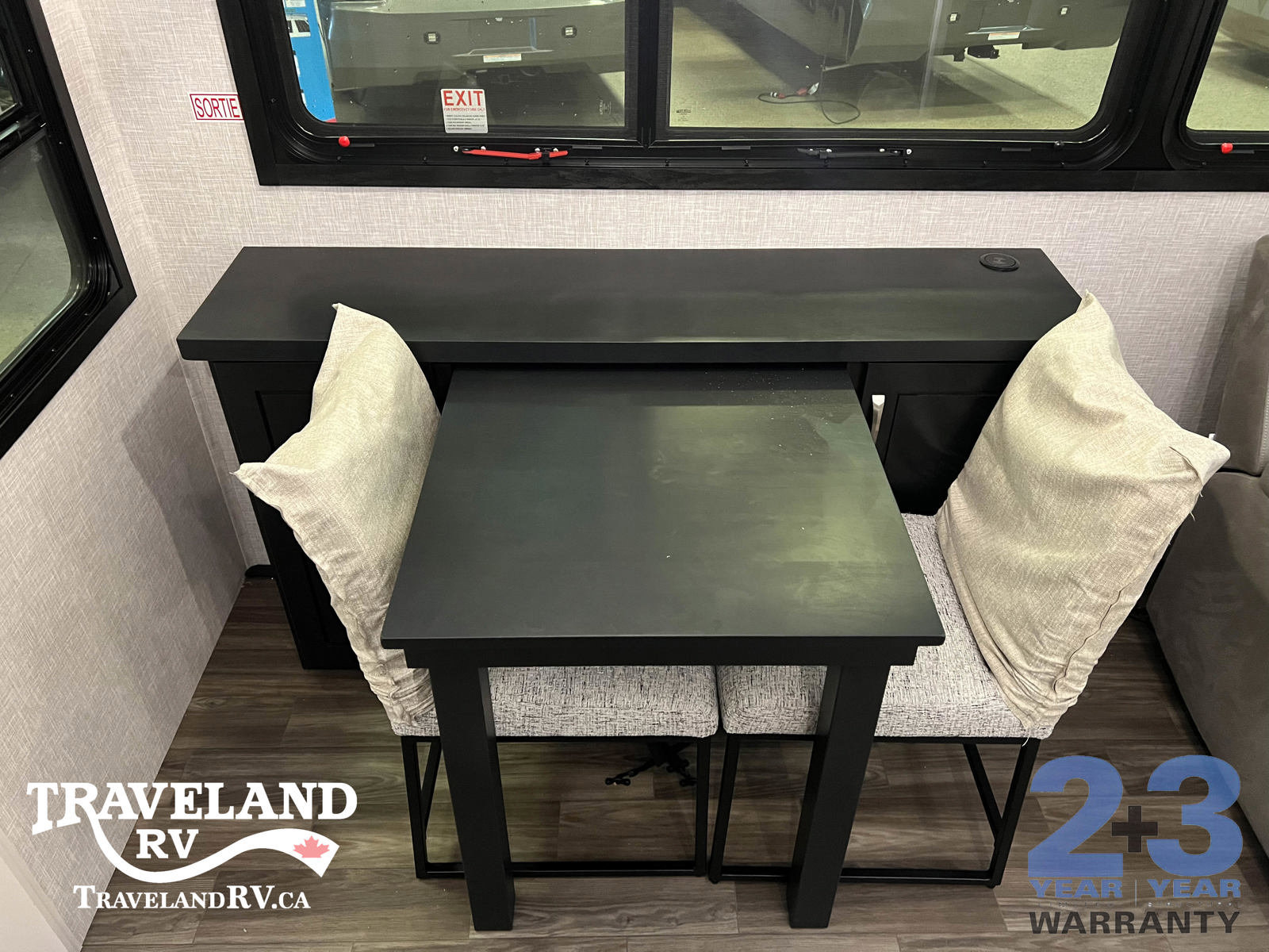 2025 Jayco North Point 377RLBH - Image 12