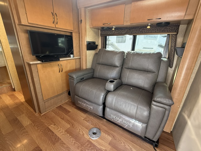2015 Thor Motor Coach Citation Sprinter 24SR - Image 5