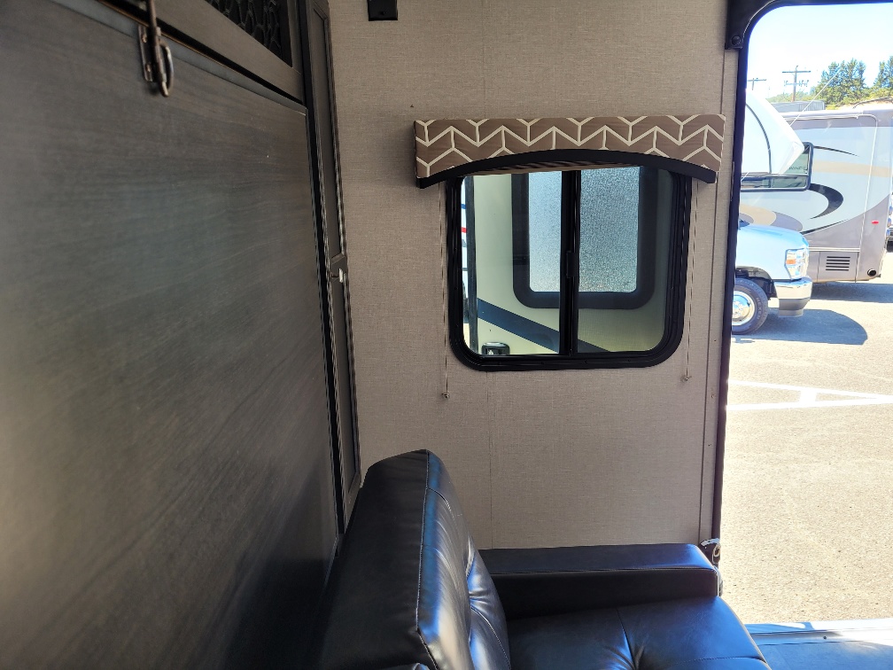 2019 Venture RV Sonic Lite SL169VBH - Image 20