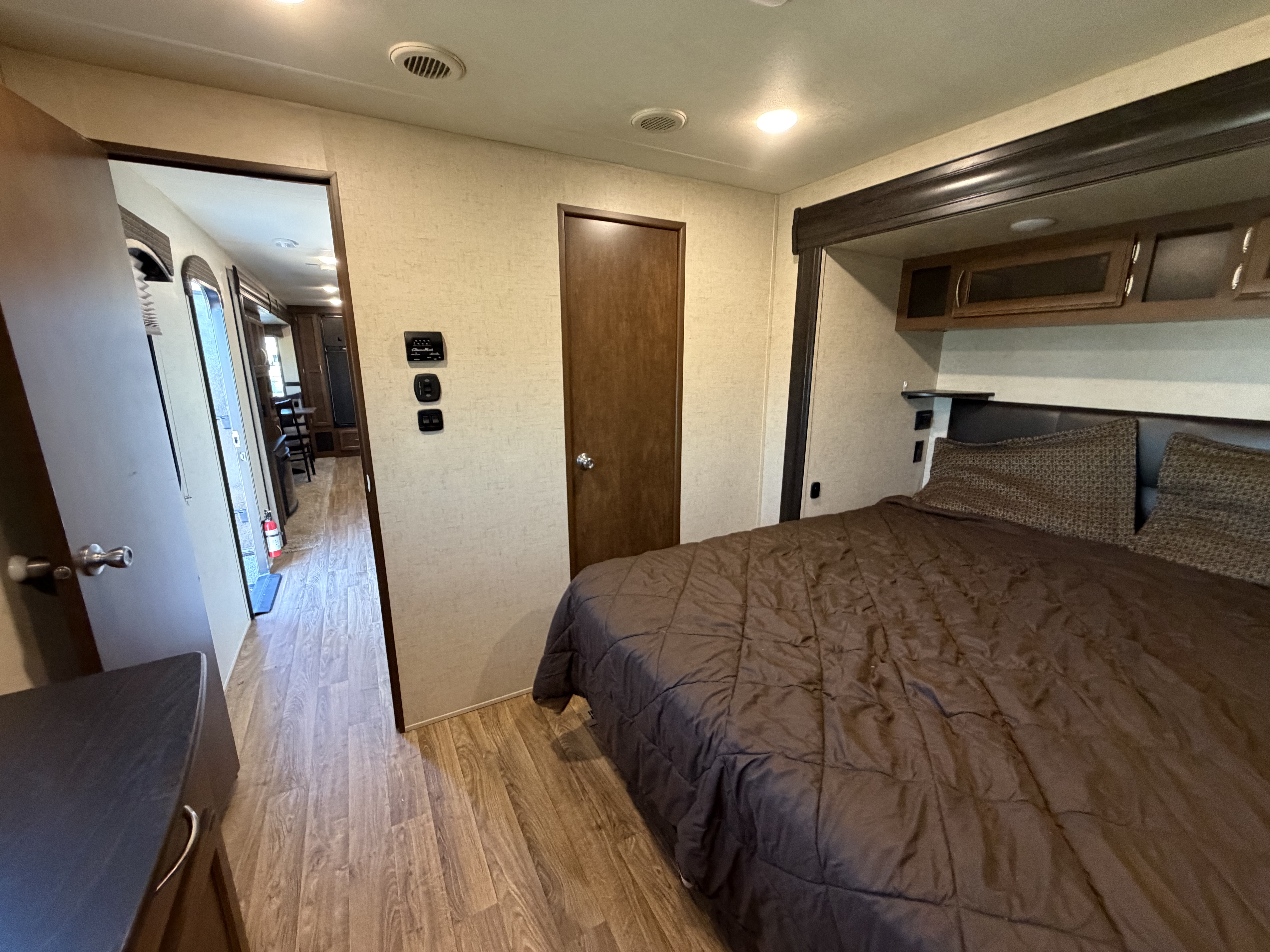 2018 VENTURE RV SPORT TREK TOURING 336 VRK - Image 15