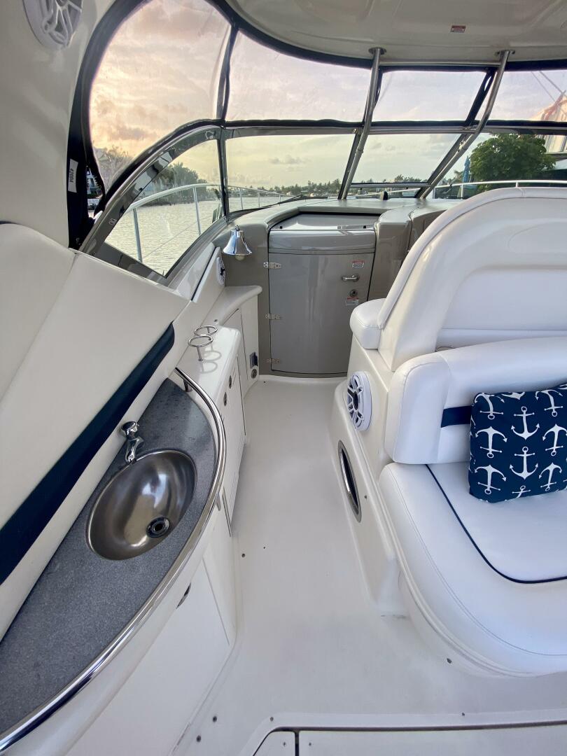 2005 Sea Ray 420 Sundancer - Image 8