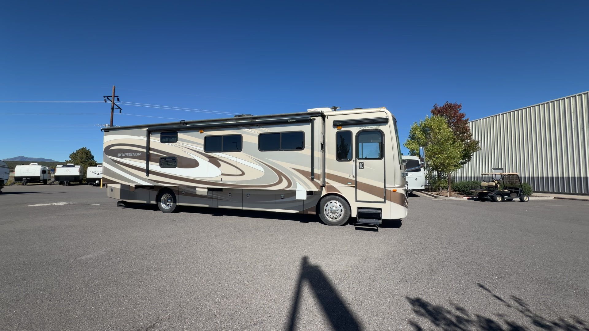 2013 Fleetwood Expedition 38B - Image 4