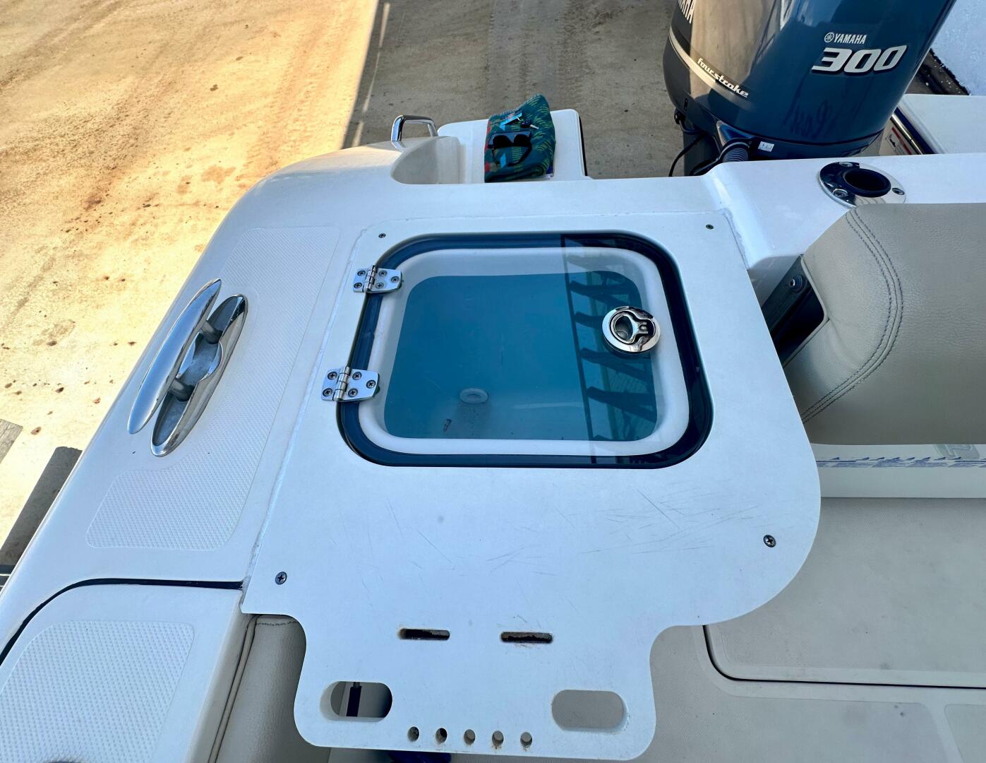 2016 PURSUIT C 238 Center Console Base - Image 15