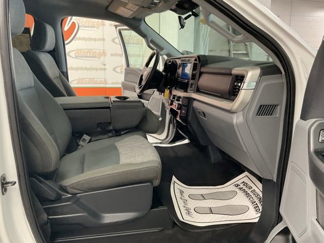 2025 Ford F-250 Super Duty XLT - Image 32