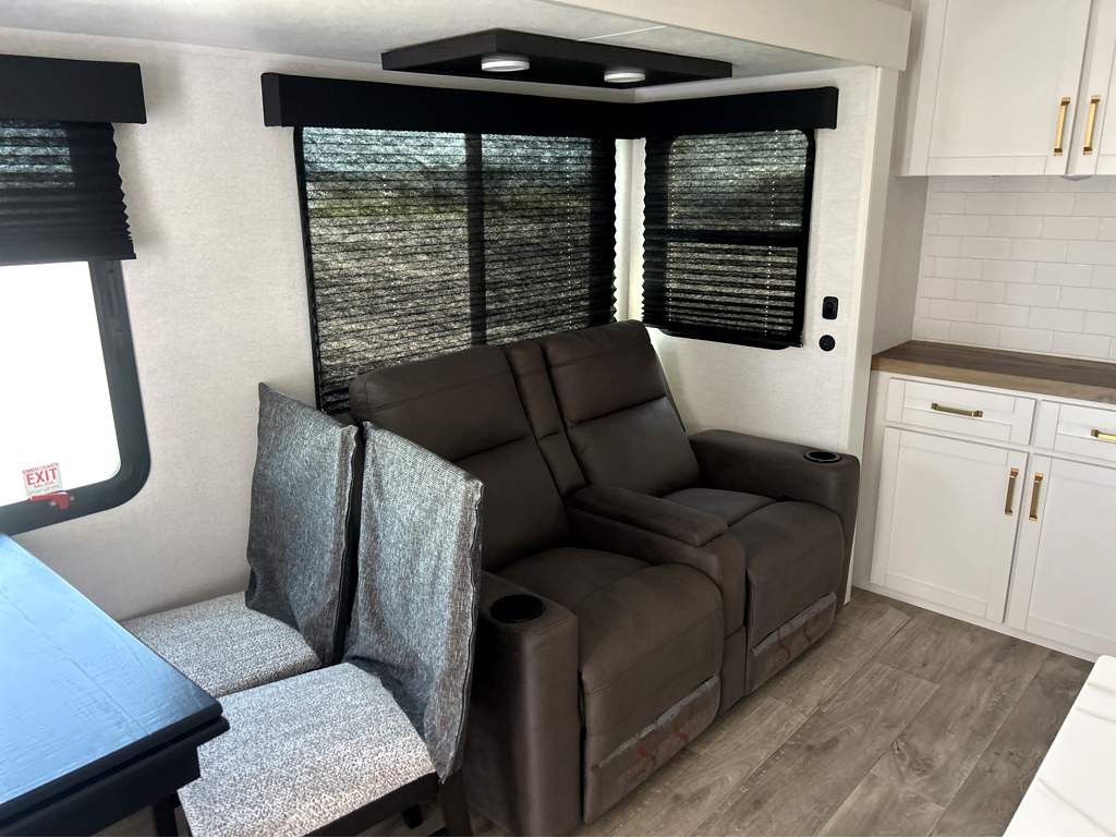 2027 JAYCO EAGLE 312BHOK - Image 10