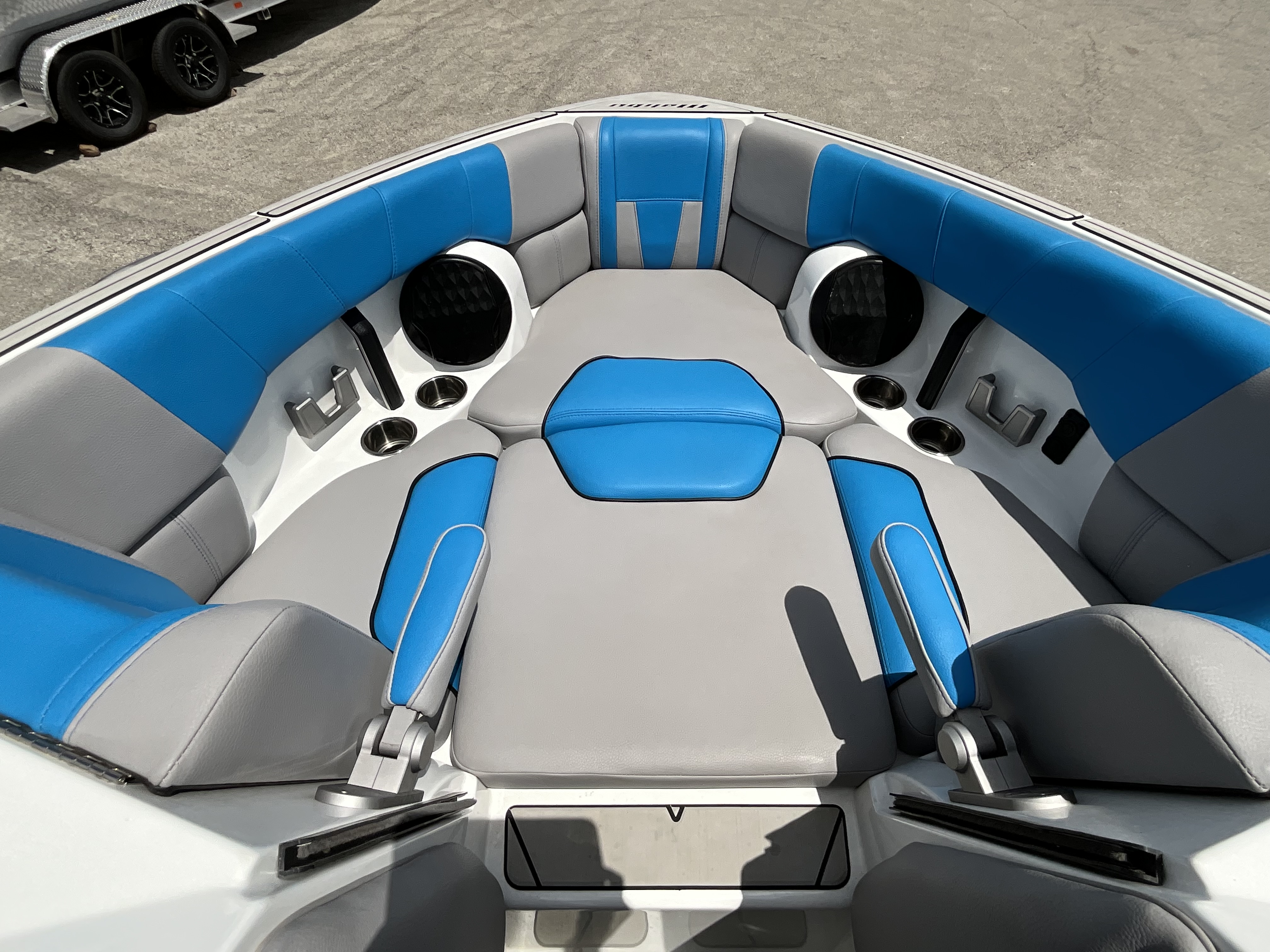 2022 MALIBU 23LSV - Image 30