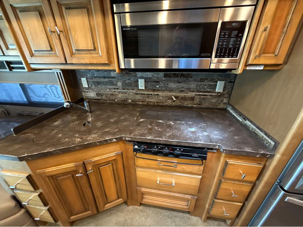 2018 TIFFIN ALLEGRO RED 33AA - Image 32