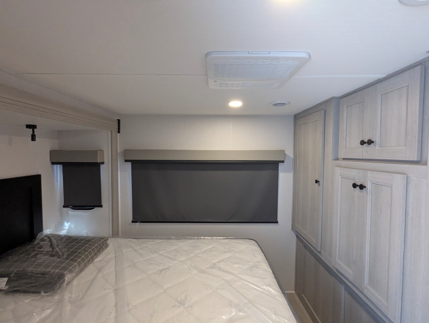 2027 Forest River Solera 32DSK - Image 37