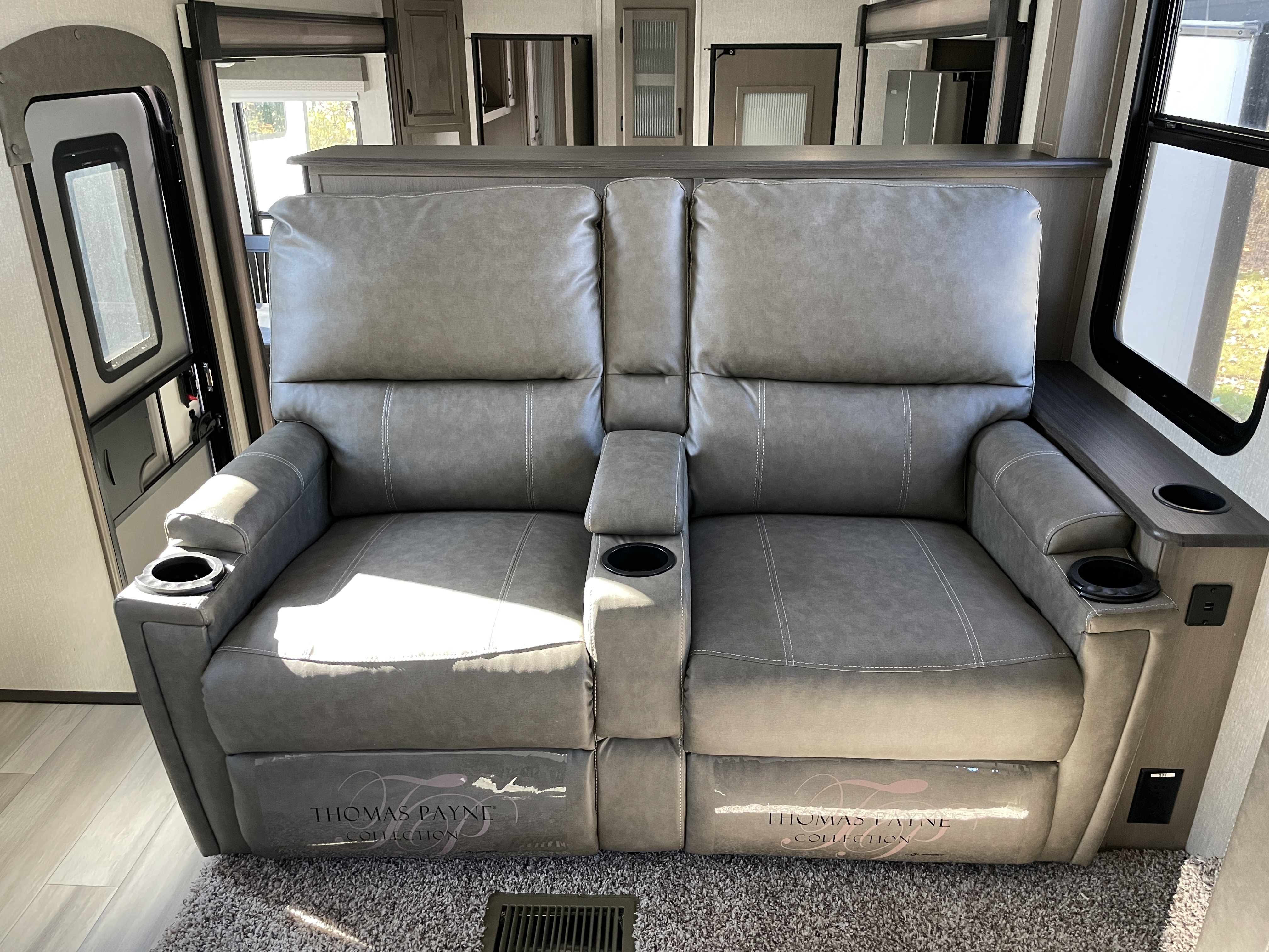 2022 Coachmen Chaparral 334FL - Image 13