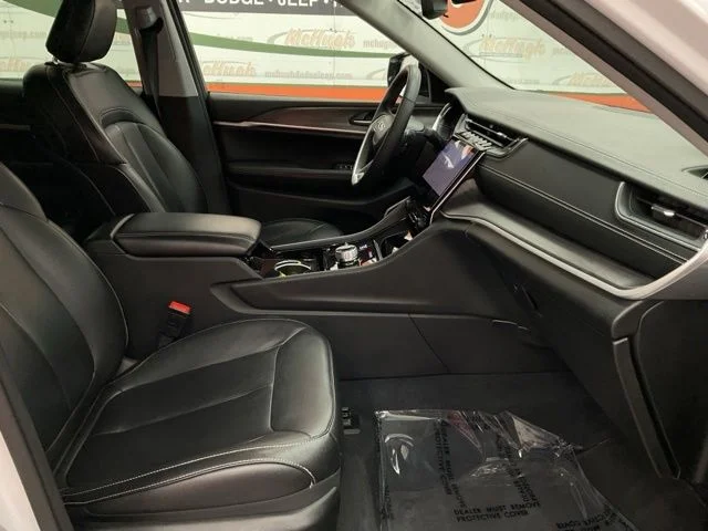 2023 Jeep Grand-Cherokee-L Laredo Altitude 4x4 - Image 26