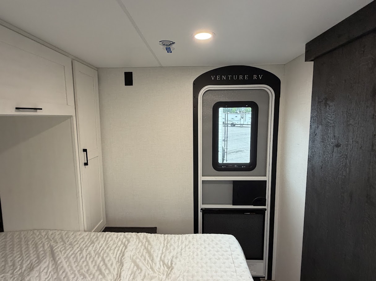 2026 VENTURE RV SIENNA 231VRK - Image 42