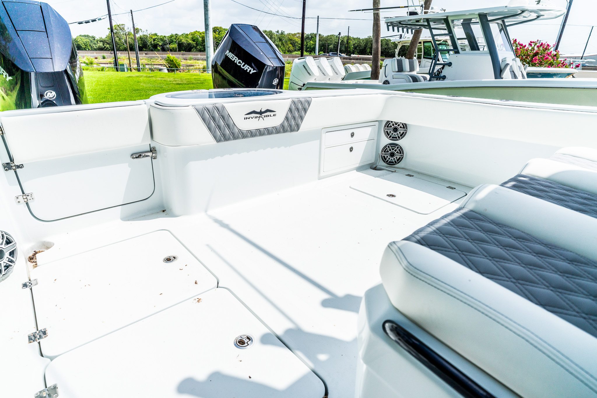2026 INVINCIBLE 2026 33 CATAMARAN - Image 10