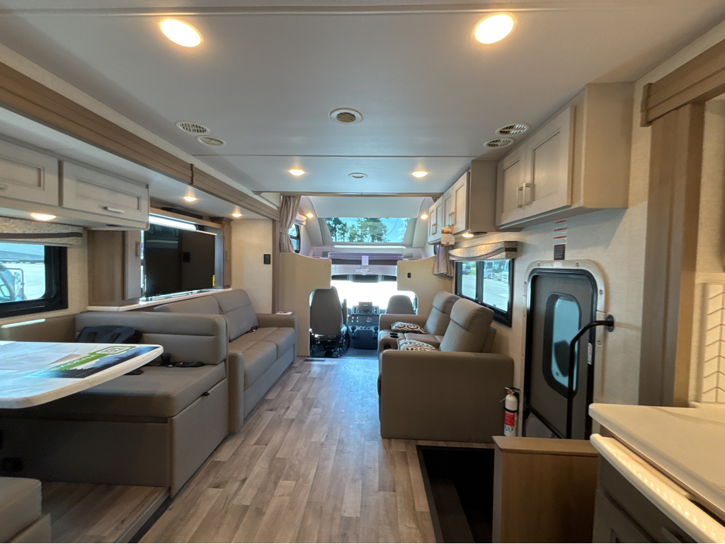 2026 THOR MOTOR COACH PASADENA 38FX - Image 29